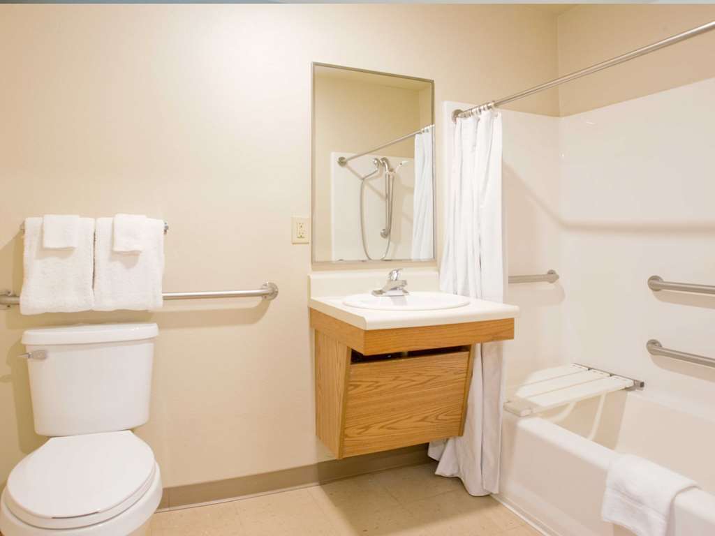 Woodspring Suites Ankeny Des Moines Номер фото