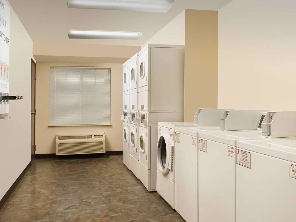 Woodspring Suites Ankeny Des Moines Удобства фото